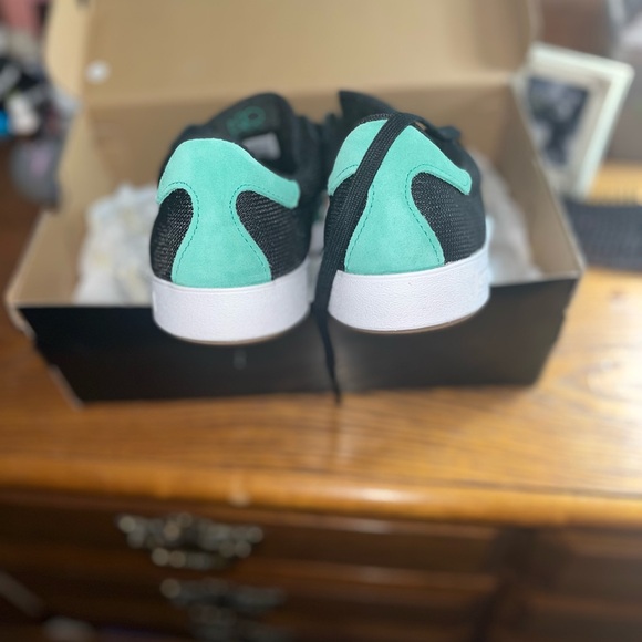 BRAND NEW- Adidas Men's/Woman’s NORA Black and Green Sneakers - Picture 2 of 10